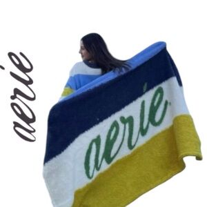 AERIE➕LIMITED EDITION Sherpa Logo Throw Blanket NWT